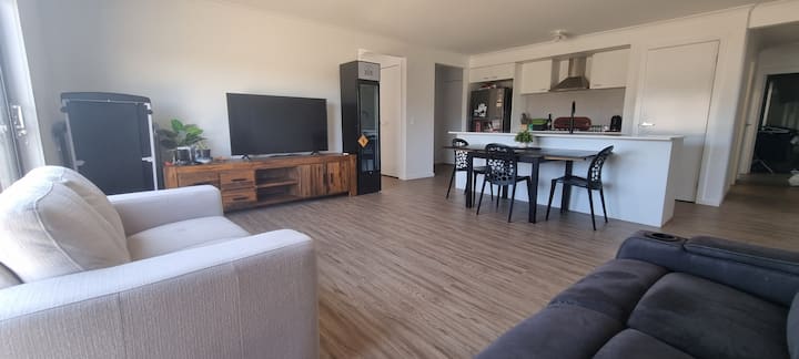 Newly Built Home All To Yourself 1b, Lounge, Study - 巴拉瑞特
