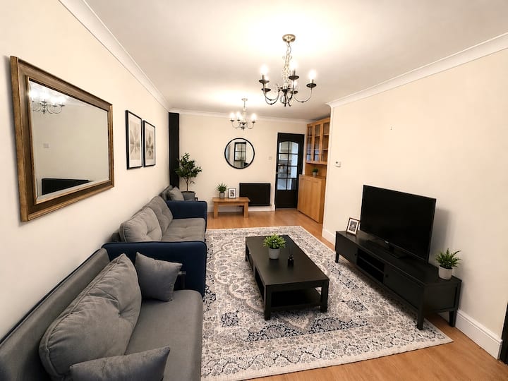 A Beautiful House - Sleeps 5 - Close To Heathrow! - Hayes