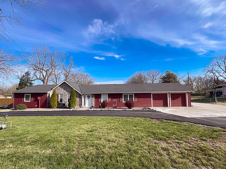 Red Ranch Serenity - Spring Hill, KS