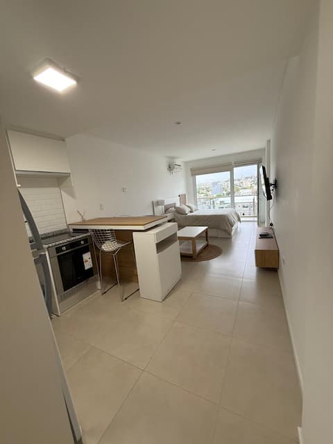Propiedad de Airbnb exitosa: Modern studio near Route 22 and downtown. en Departamento Confluencia