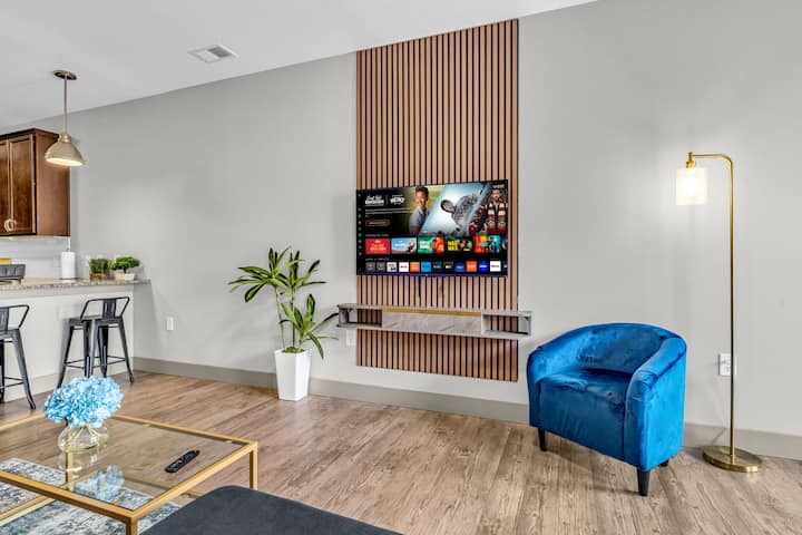 Prime Downtown 1br | Walk To Dining & Nightlife - Indianápolis, IN