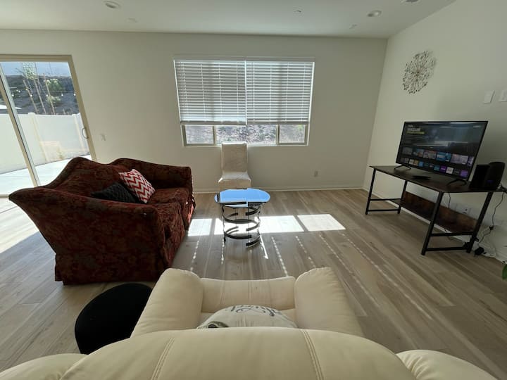 Luxurious Modern 2story 7bed3bath Family House - 리버사이드