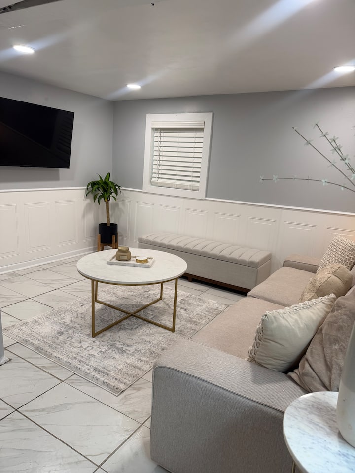 Cozy 2br Stay • 15 Min To Downtown Chicago - Cicero, IL