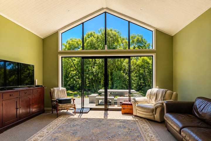 Riverside Retreat - Twizel