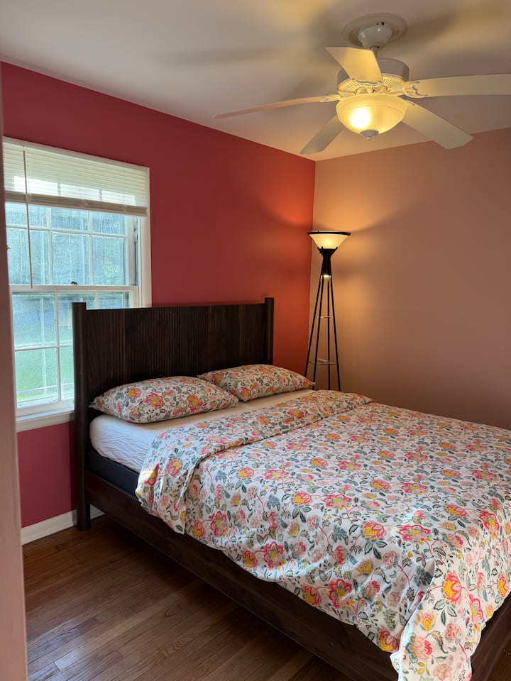 Entire Guest Suite W/ Private Entrance 2 Min To Iu - Bloomington, IN