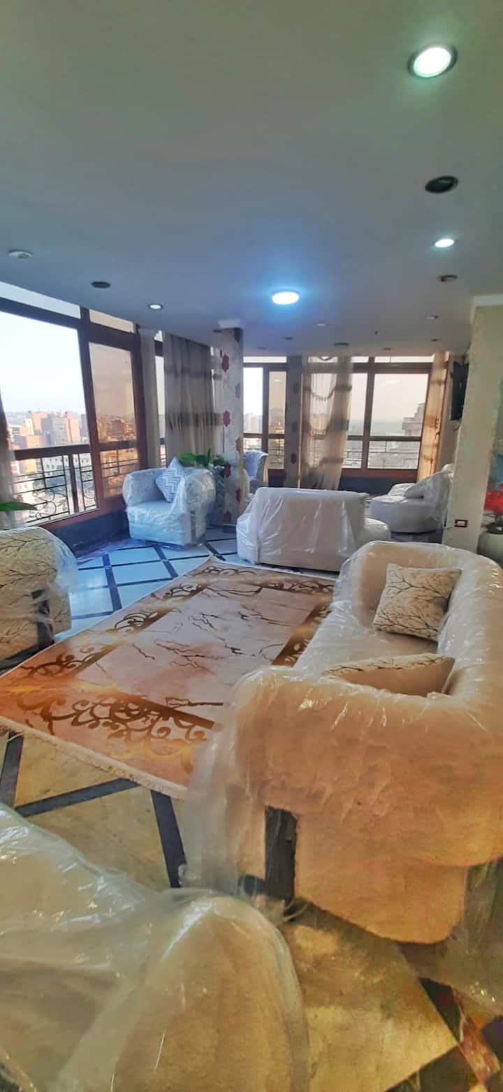 على النيل مباشر بمنيل الروضه. بوسط القاهرة - Cairo