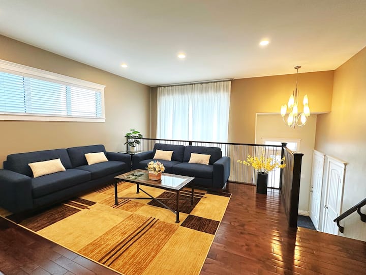 Maple Warm Home · 3br Family Stay - Saskatoon