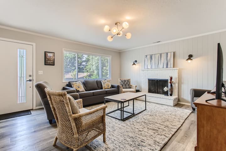 Warm & Inviting Home Away From Home - Portland