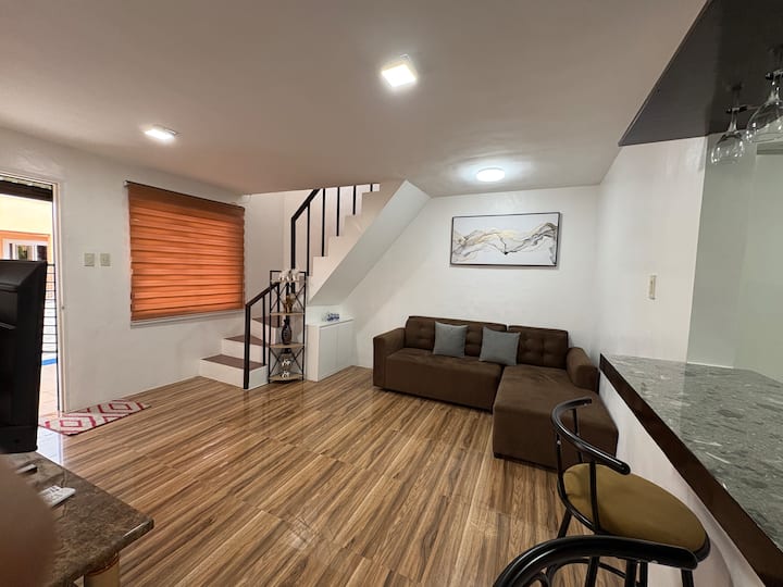 Cozy 2br Home W/ Wi-fi & Parking Near Rob Lipa - Mataas Na Kahoy