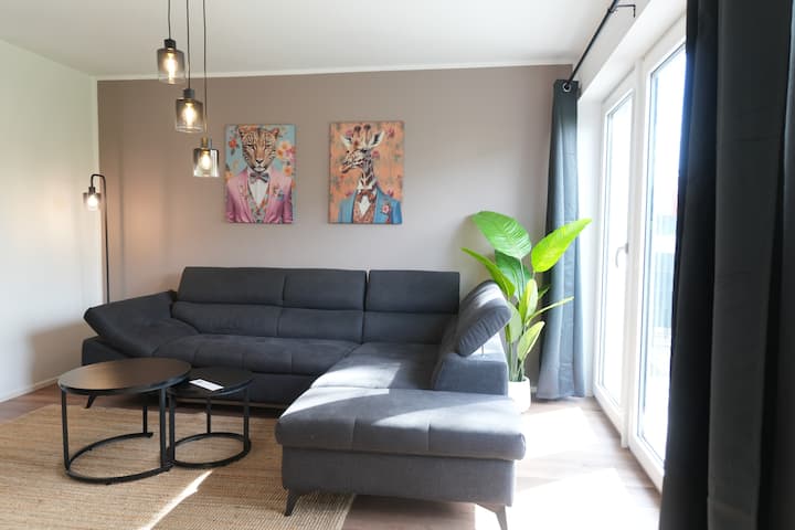 Haus Für 8 Gäste • Streaminghaus Garten&parkplatz - Augsburg