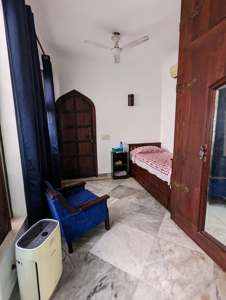 Siddiq Manzil 1936 - Courtyard Room