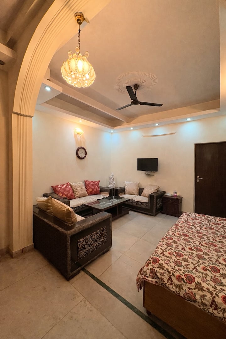 Chic Arched Home | Heart Of Lajpat Nagar - Nueva Delhi