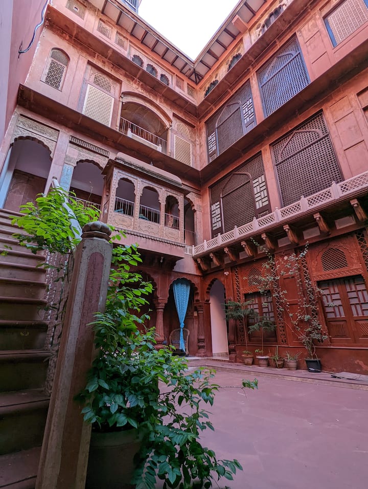 Siddiq Manzil 1936 - Private Heritage Villa