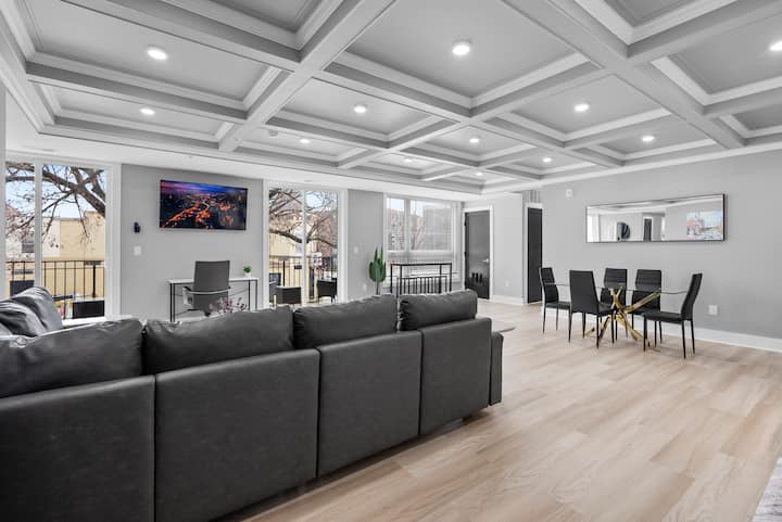 Elegant 5br Condo+ Florida Ave | Room For Everyone - Washington, D.C.