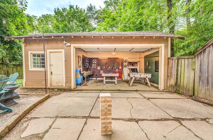 Velvet Moon Villa | Hot Tub, Putting, Game Room - Houses for Rent