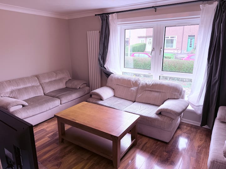 3 Bedroom House In Newlands - Glasgow