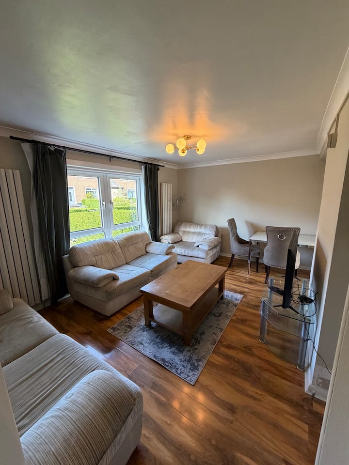 3 Bedroom House In Newlands - Glasgow