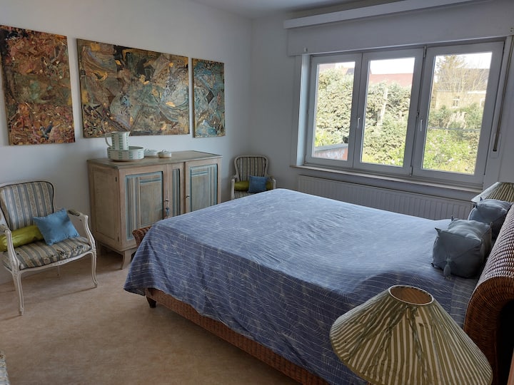 Chambres Spacieuses : 1 Vintage + 1 Contemporaine. - Enghien