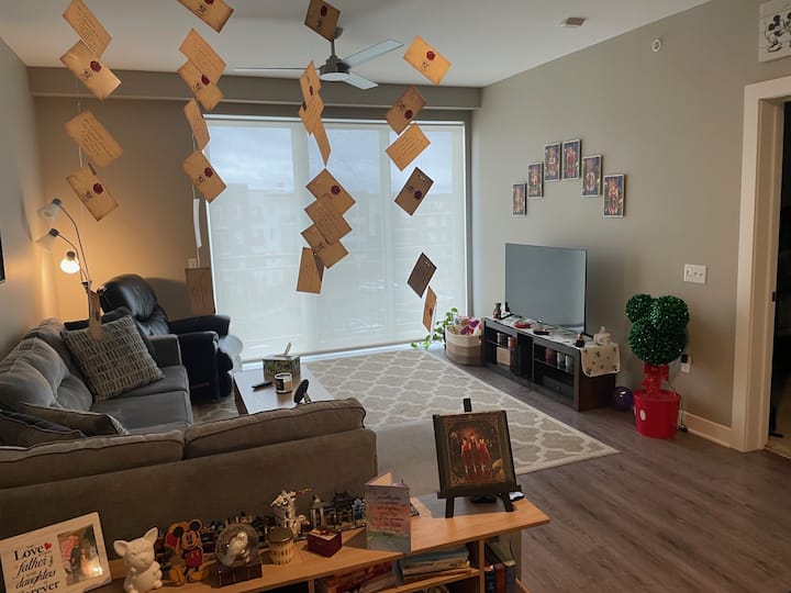 Disney-themed Stay - Walk To Movies & Dining - Oakdale, PA