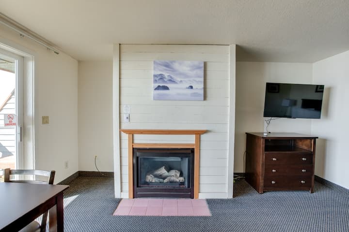 Beachfront Family Hotel Suite - Ocean View - Manzanita, OR
