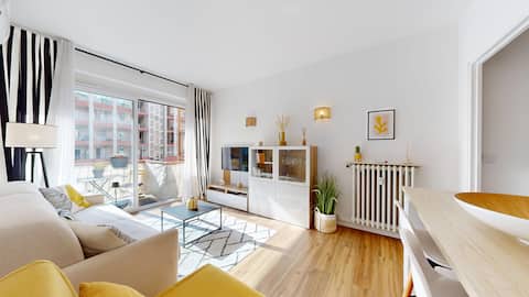 Successful Airbnb property: Fully renovated studio 30 meters from the beach in Nice