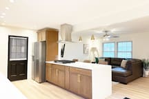 Northside Newly Renovated & Stylish 3BR/2.5BA