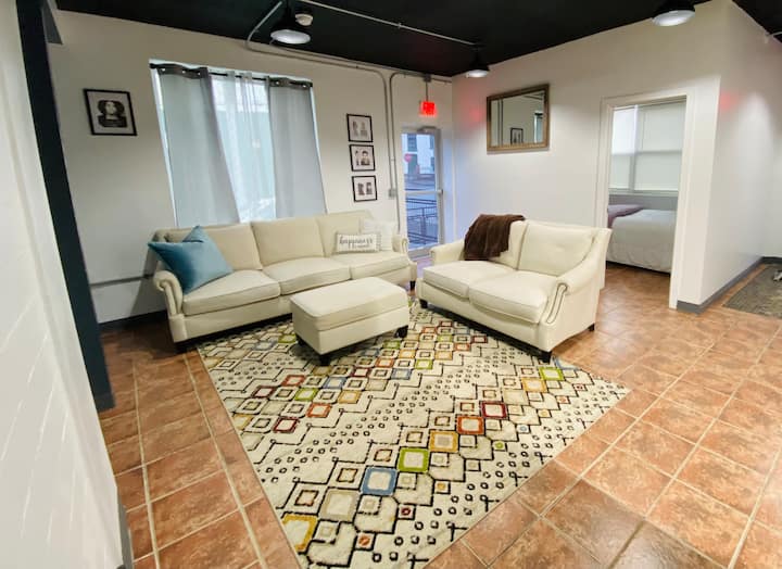 Steps To Downtown Penn Yan, Pet Friendly 2br - Penn Yan, NY