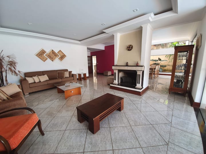 Linda Casa De Temporada ÁGuas De Lindóia. - Águas de Lindóia