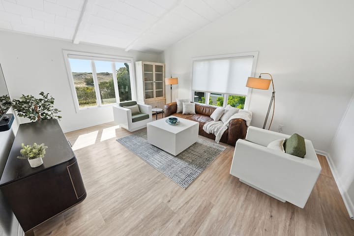 Oceanfront! *Hot Tub* 3 Bedroom, 2 Bath - Avon, NC