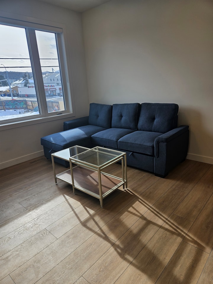 Luxe 2br Rockies, Cop Gateway Suite By River - 캘거리