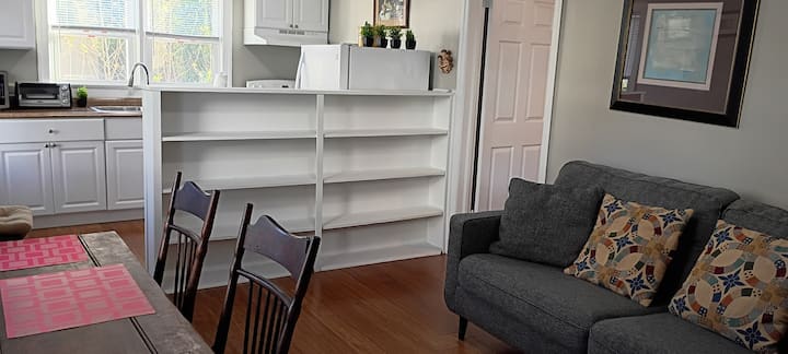 The Carriage House -Kitchen, Living, Dining, Bed - A House, Augusta