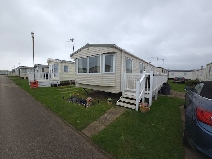 The Retreat Empress | Pet-friendly | Prestatyn - Rhyl