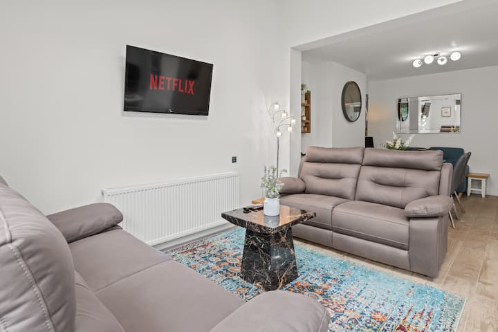 Huntington House/4 Beds/sleeps 6/stanlow - Chester