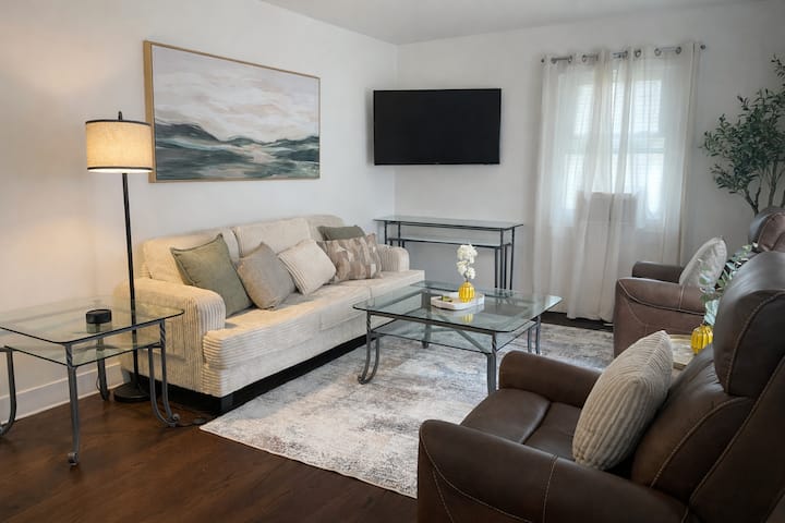 Woodland Crossing 1220. Near Beach & Nat’l Park - Beverly Shores, IN