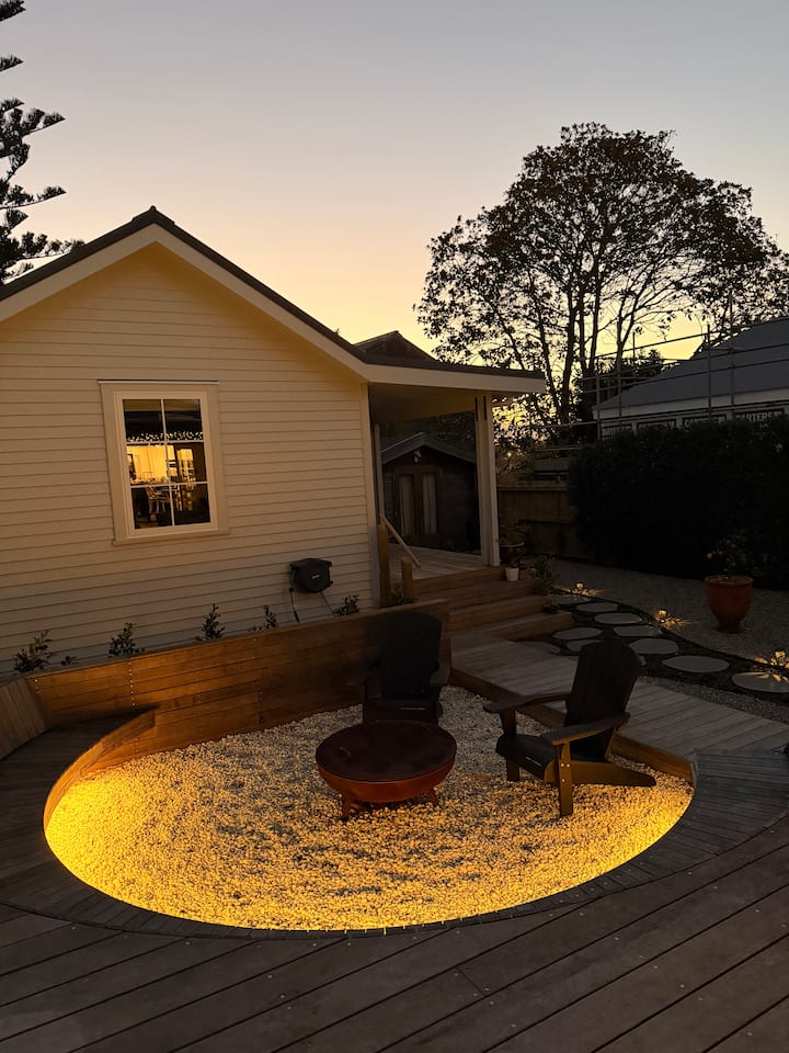 Ponsonby Cottage Oasis With Fire Pit & Gated Park - Auckland