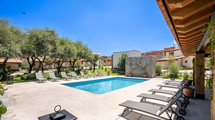 5br Retreat | Pool, Hot Tub & Shuttle To Centro - Mexico