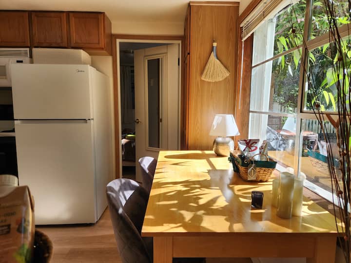 North Beach Retreat; Yard, Carport, Pet-friendly - Seattle, WA