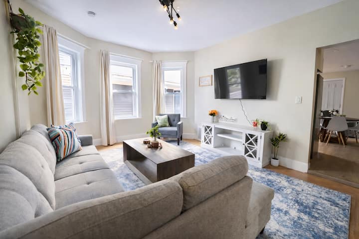 Gorgeous 4bd/2ba Boston Assembly Parking Train - Revere, MA
