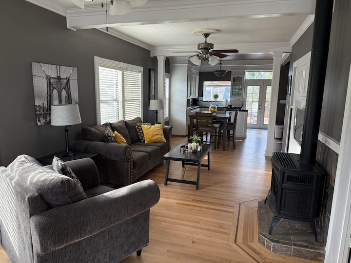 Historic Folsom Craftsman • Walk To Sutter St - Folsom Lake State Recreation Area, Folsom