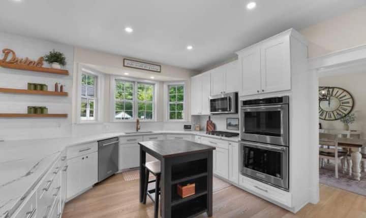 Top Floors: Maddox Manor - Warrenton, VA