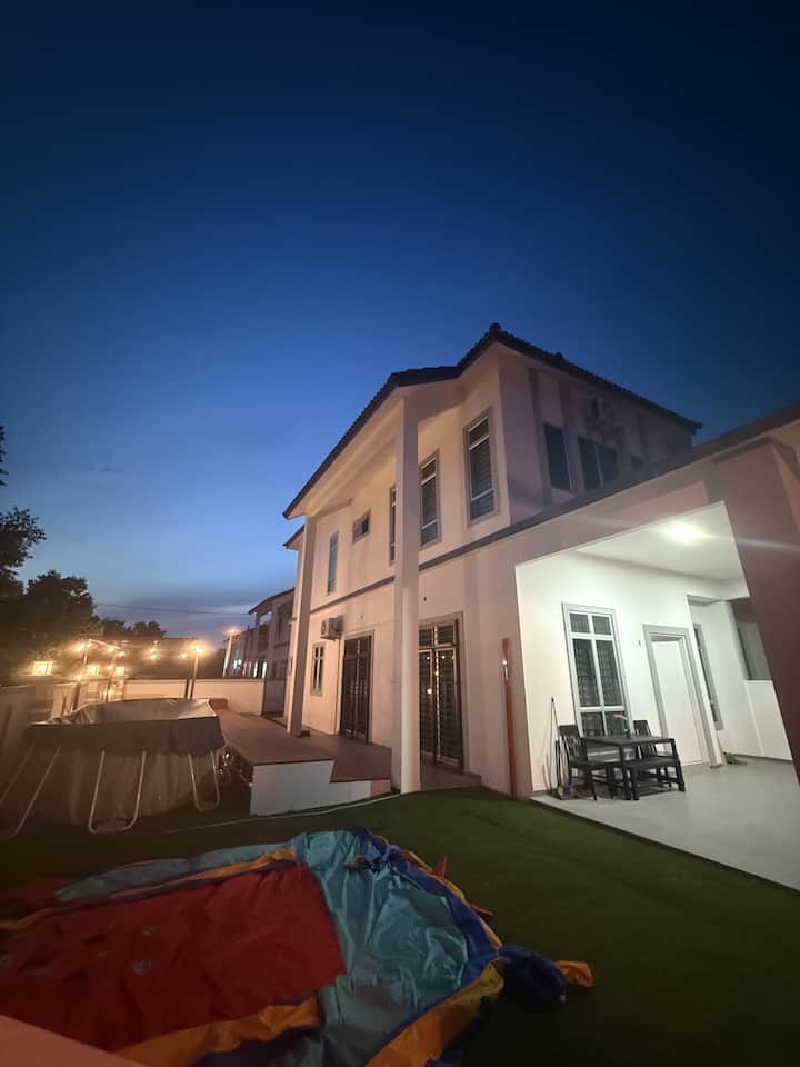 Happy Villa｜整间半独立别墅｜仅住宿 不含娱乐设施｜星期一至四 - Pagoh