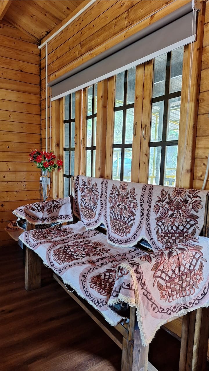 Pinewood Cottage : 1bhk Near Ganpatipule Beach - Ganpatipule