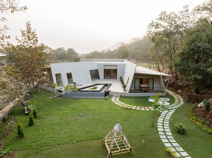 Karjat4br Villa| Waterfall, Fulltime Chef, 3 Acres - Karjat