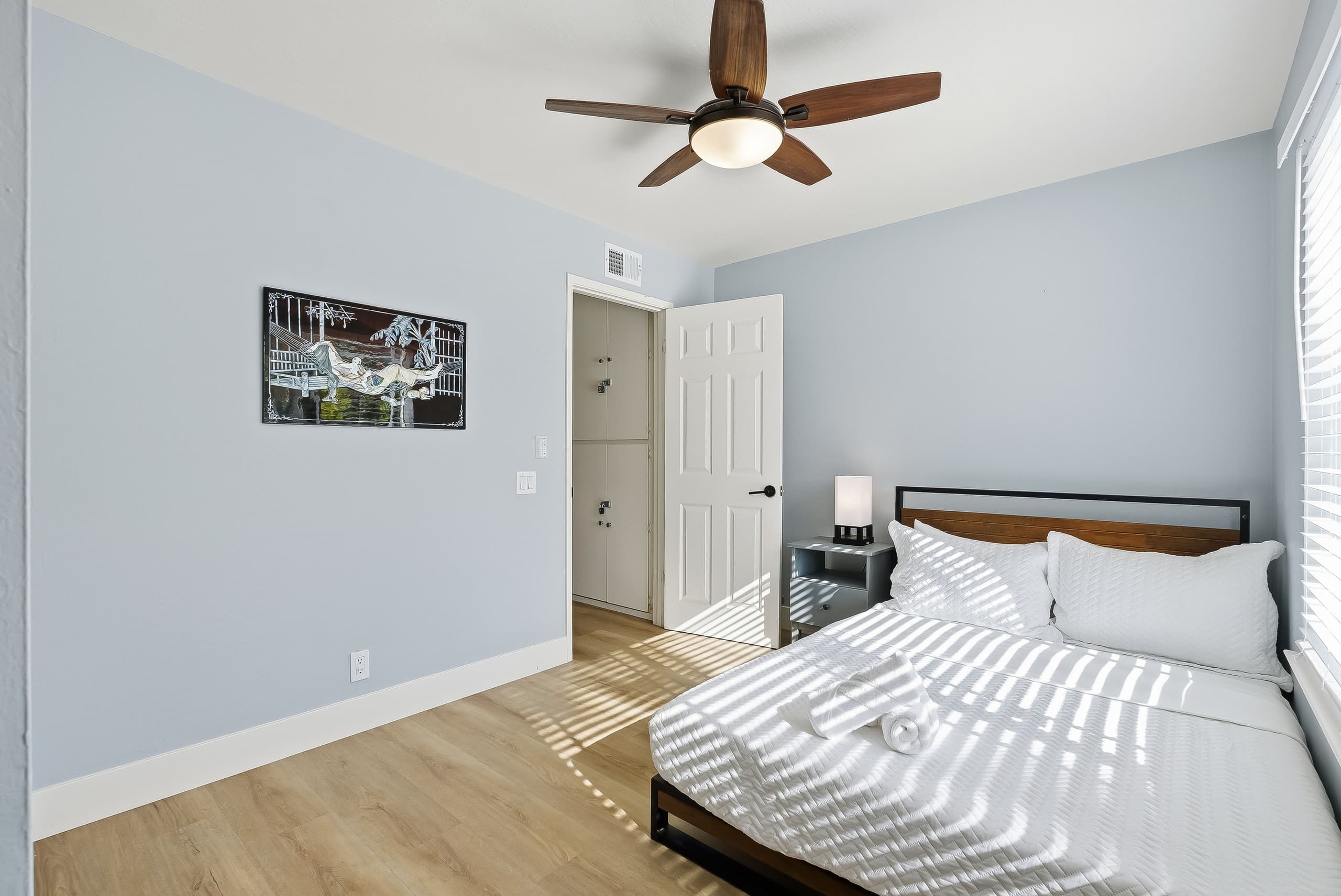 Modern 4BR Near Silicon Valley, Sleeps 9 - Photo 7