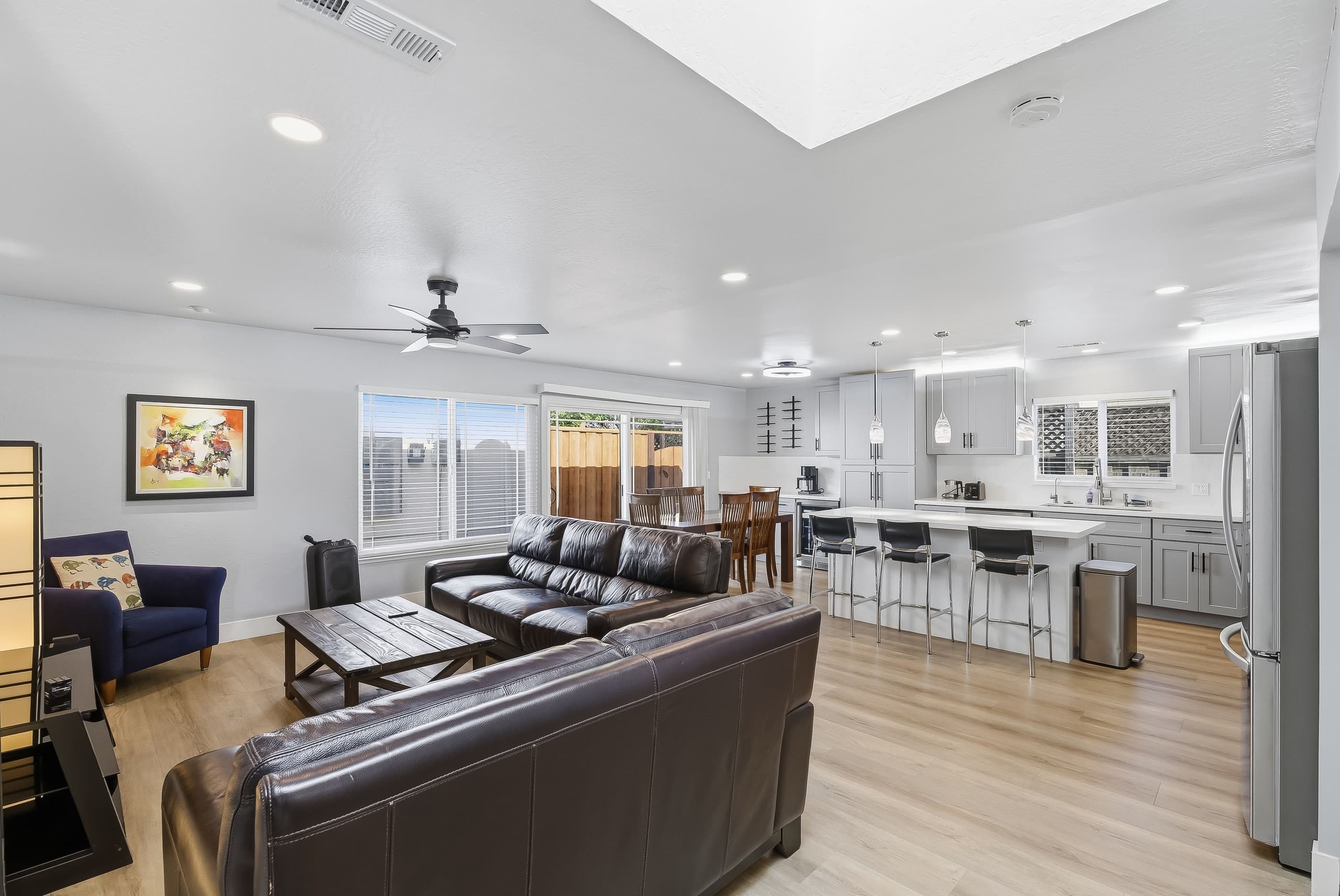 Modern 4BR Near Silicon Valley, Sleeps 9 - Photo 19
