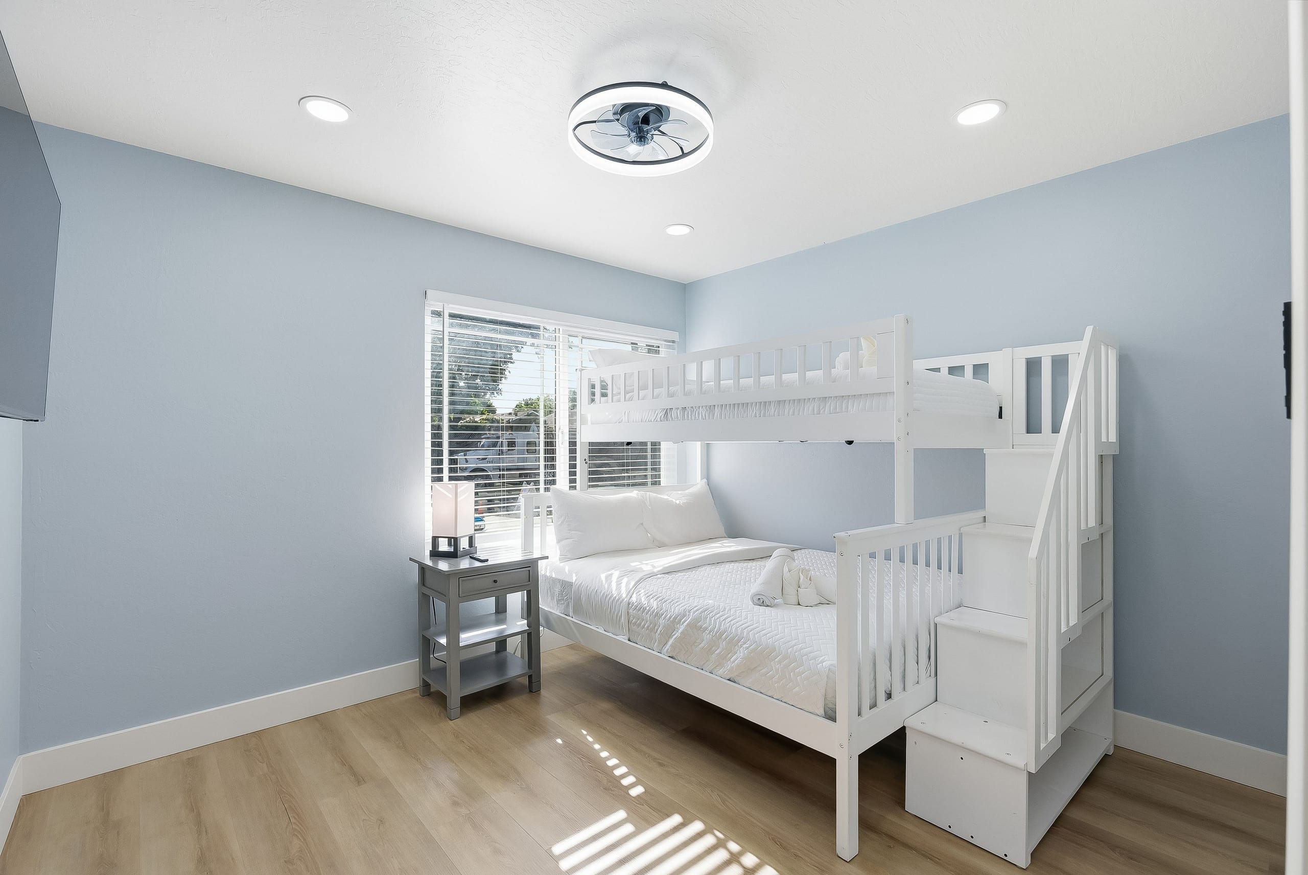 Modern 4BR Near Silicon Valley, Sleeps 9 - Photo 10