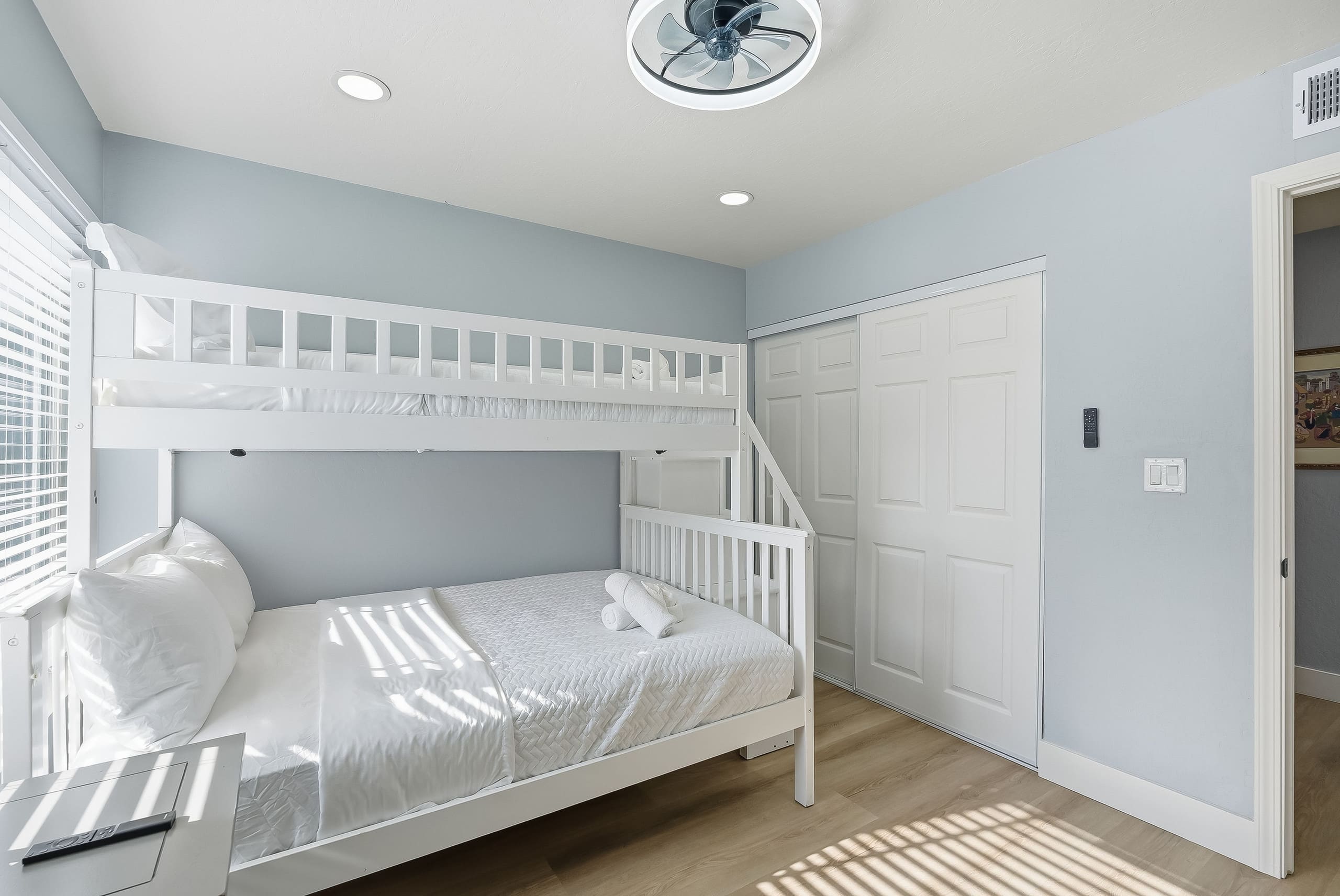 Modern 4BR Near Silicon Valley, Sleeps 9 - Photo 11
