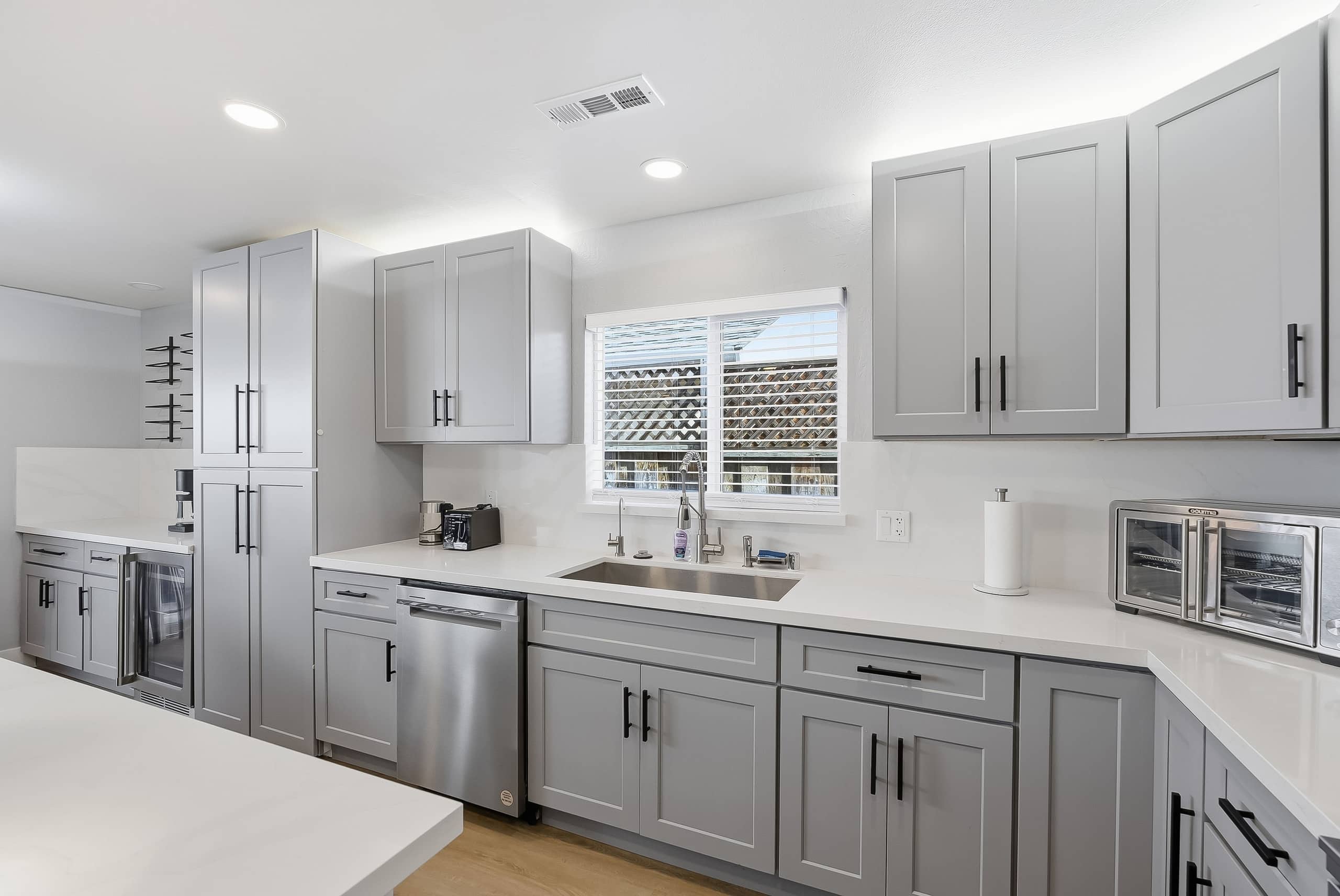 Modern 4BR Near Silicon Valley, Sleeps 9 - Photo 12