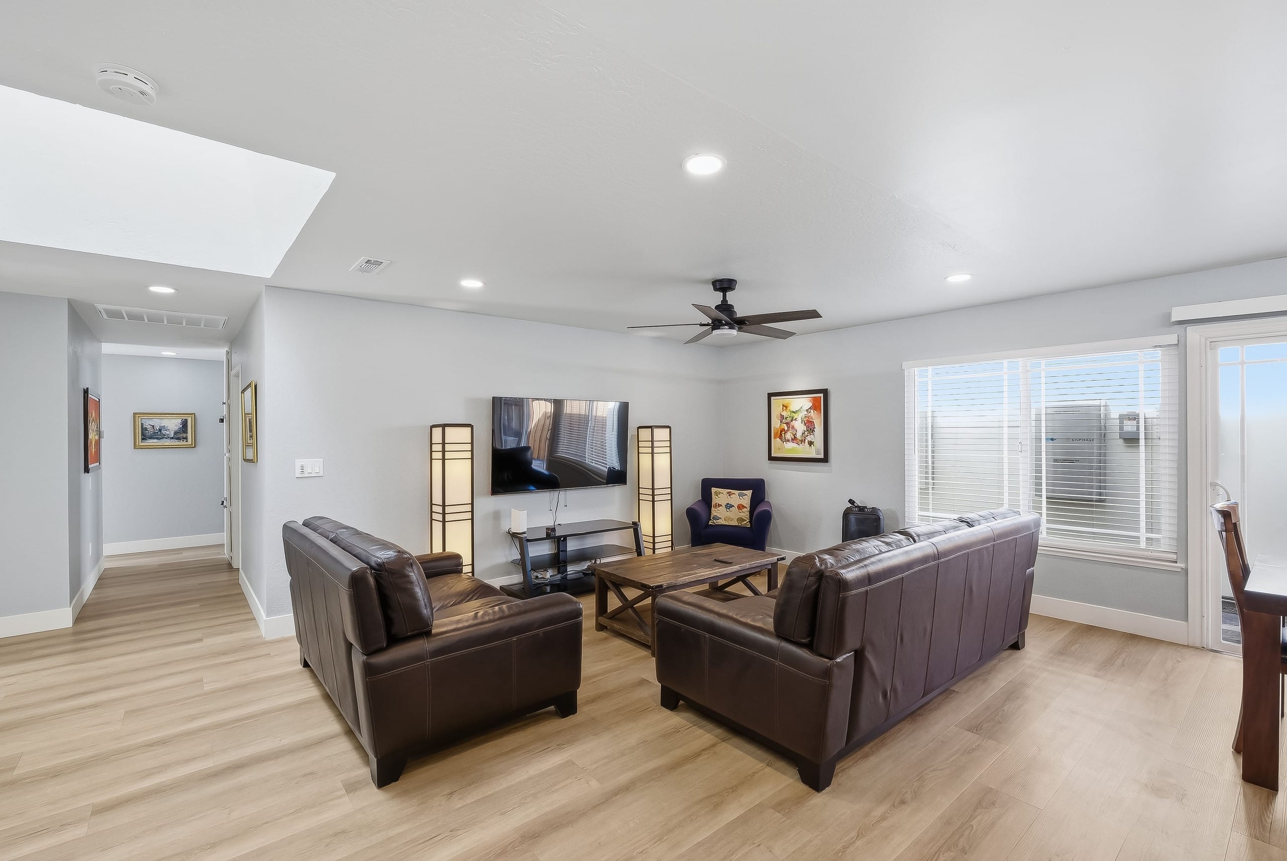 Modern 4BR Near Silicon Valley, Sleeps 9 - Photo 18