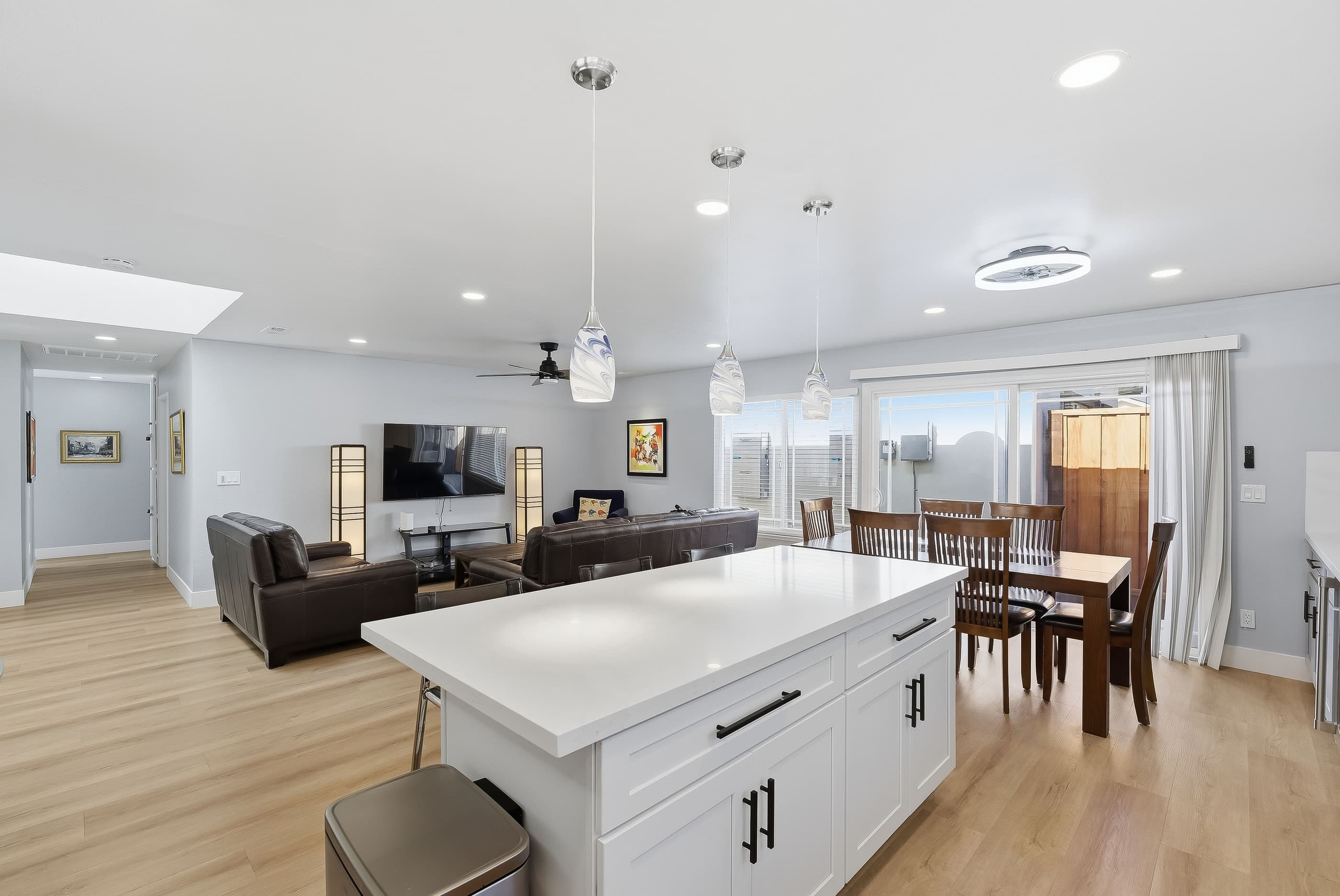 Modern 4BR Near Silicon Valley, Sleeps 9 - Photo 14